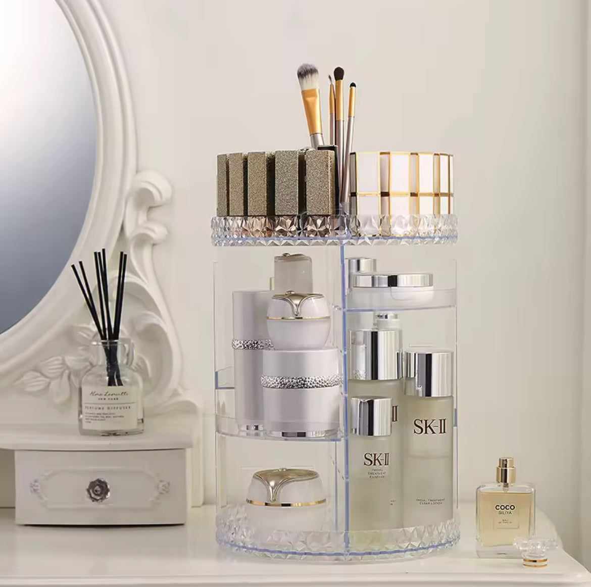 360° Rotating Makeup Organizer – Elegant Crystal Design