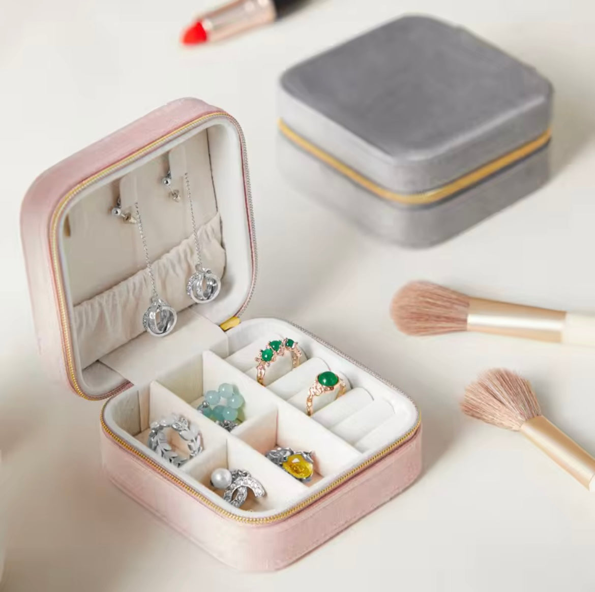 Pocket size jewellery organiser